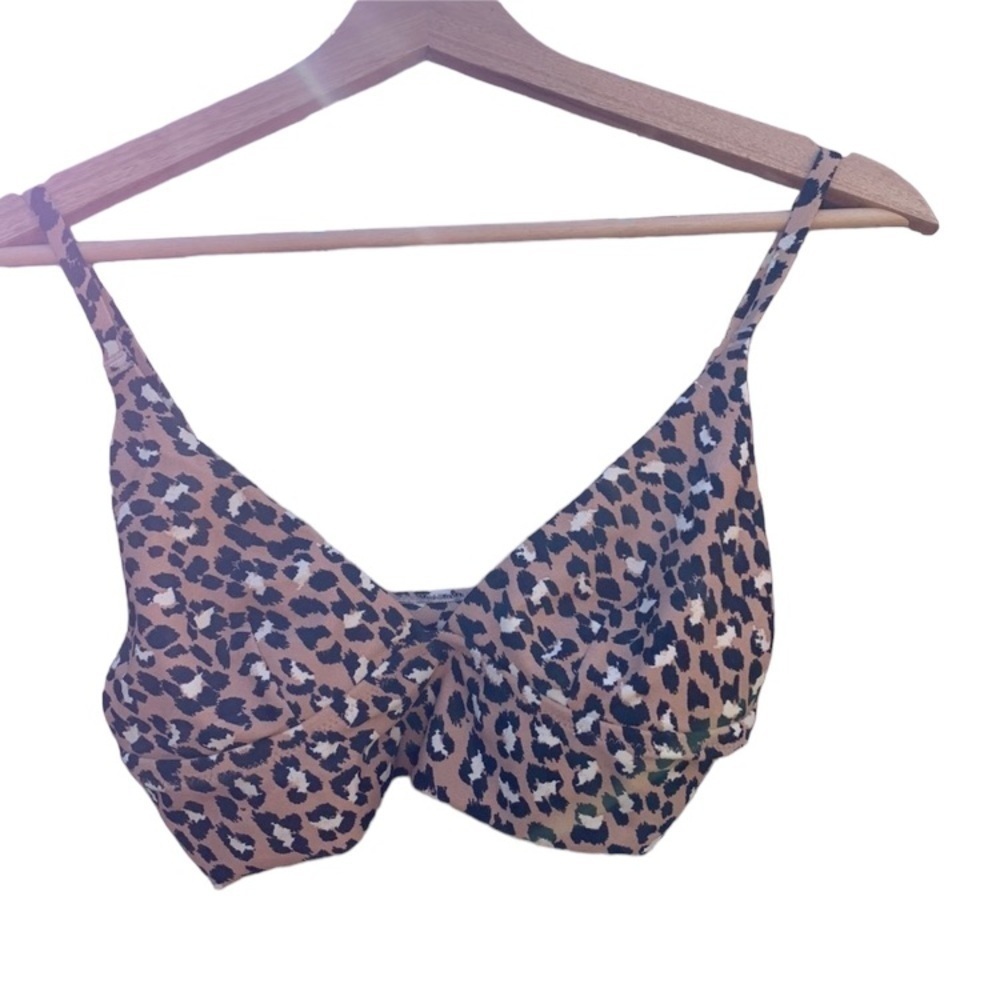 Aerie size small leopard bikini top